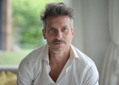 Sándor a teljes otthonról